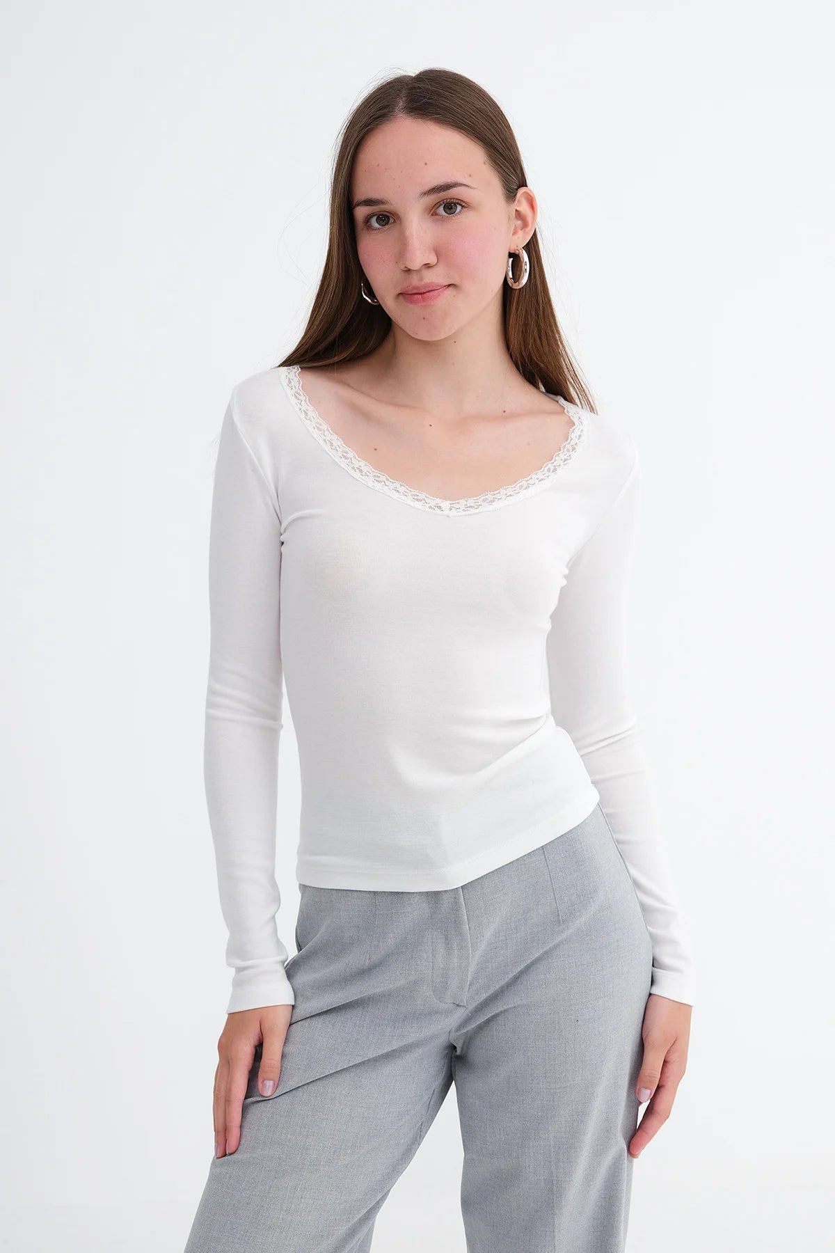 White_Modal-Blouse-with-Lace- Collar-addax