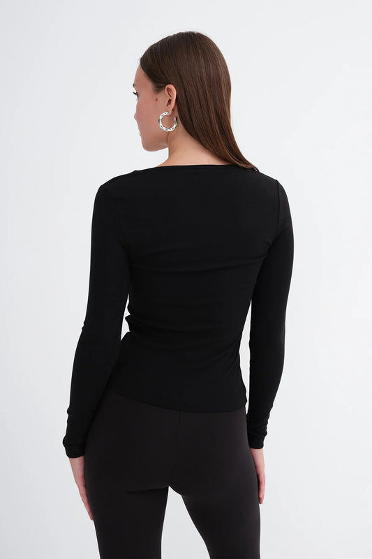 Black_Modal-Blouse-with-Lace- Collar-addax