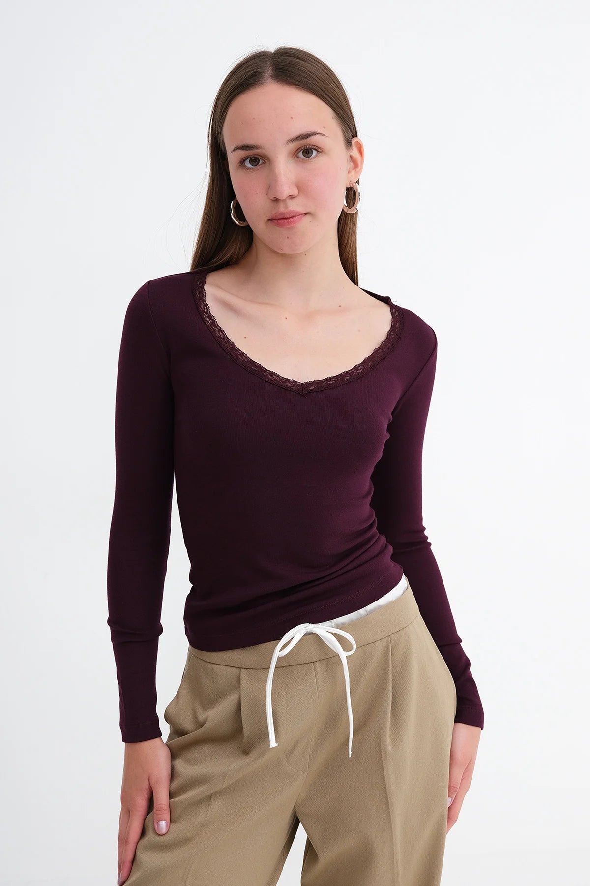 Gardenia_Modal-Blouse-with-Lace- Collar-addax