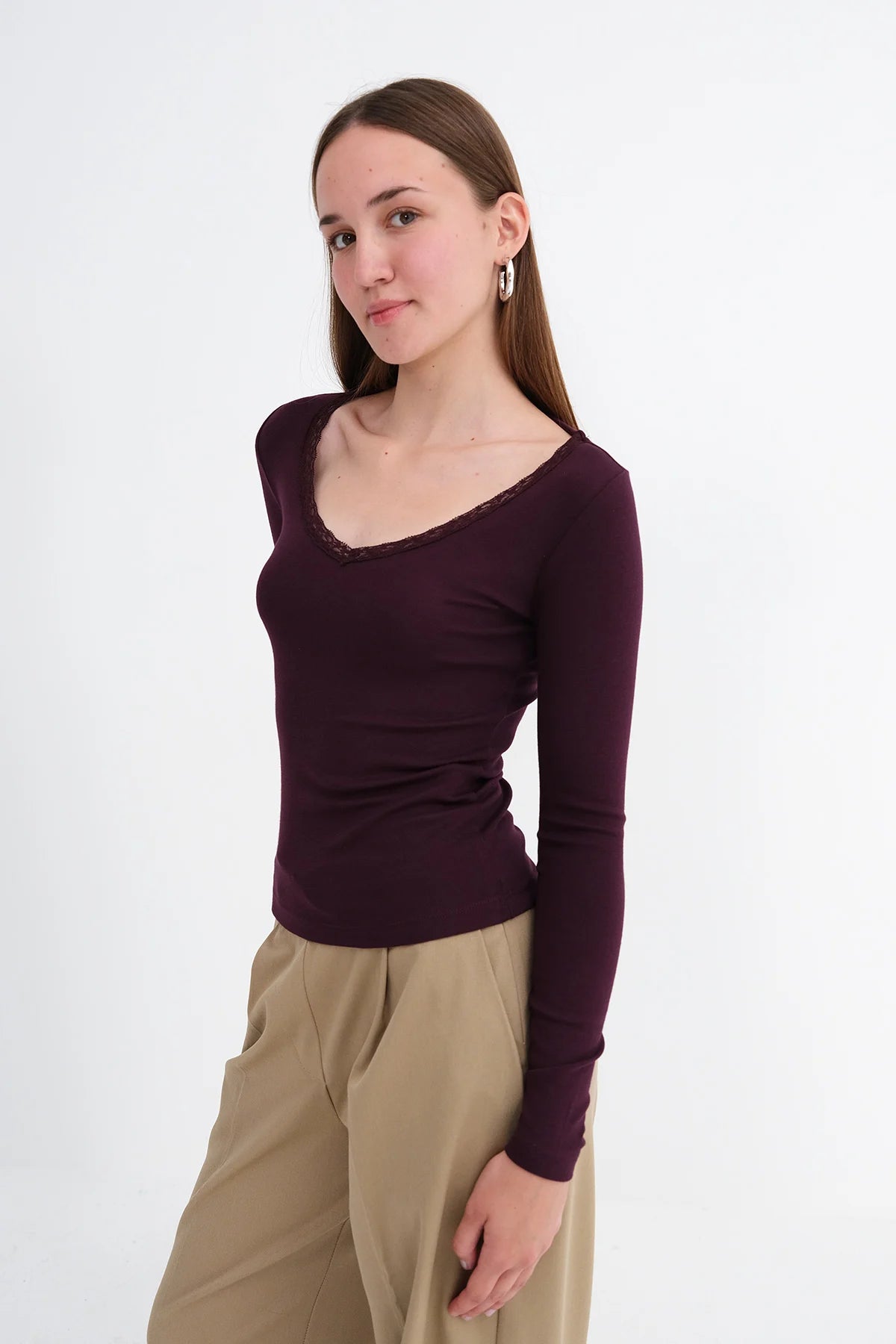 Gardenia_Modal-Blouse-with-Lace- Collar-addax
