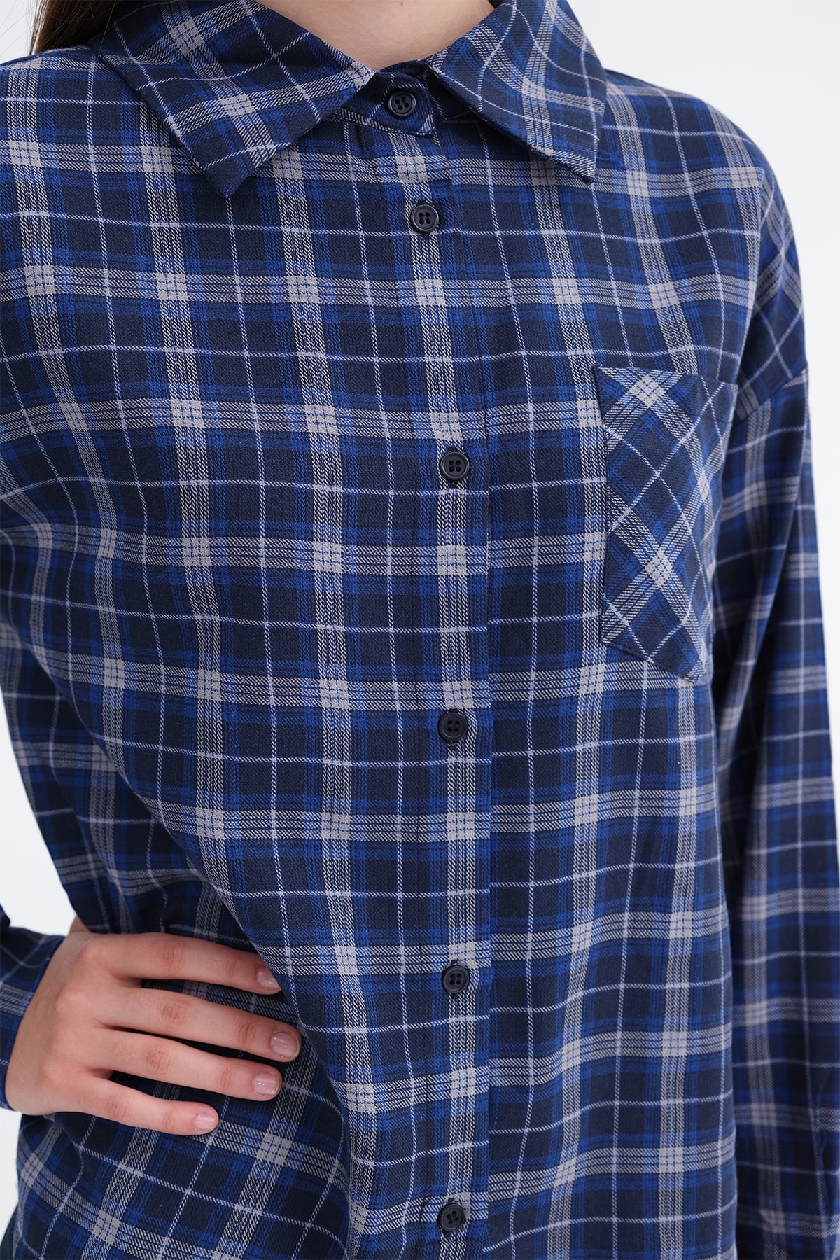 Dark-Night-Blue_Checkered-Shirt-addax