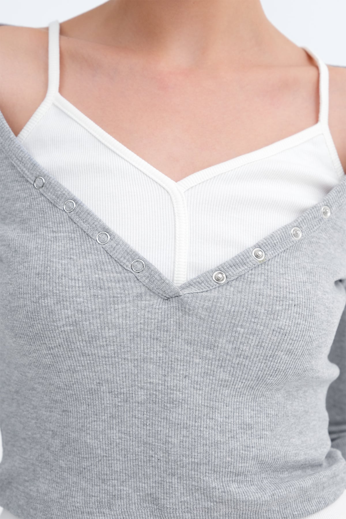 Snow-Melange_Tank-Top-Detail-Ribbed-Blouse-addax