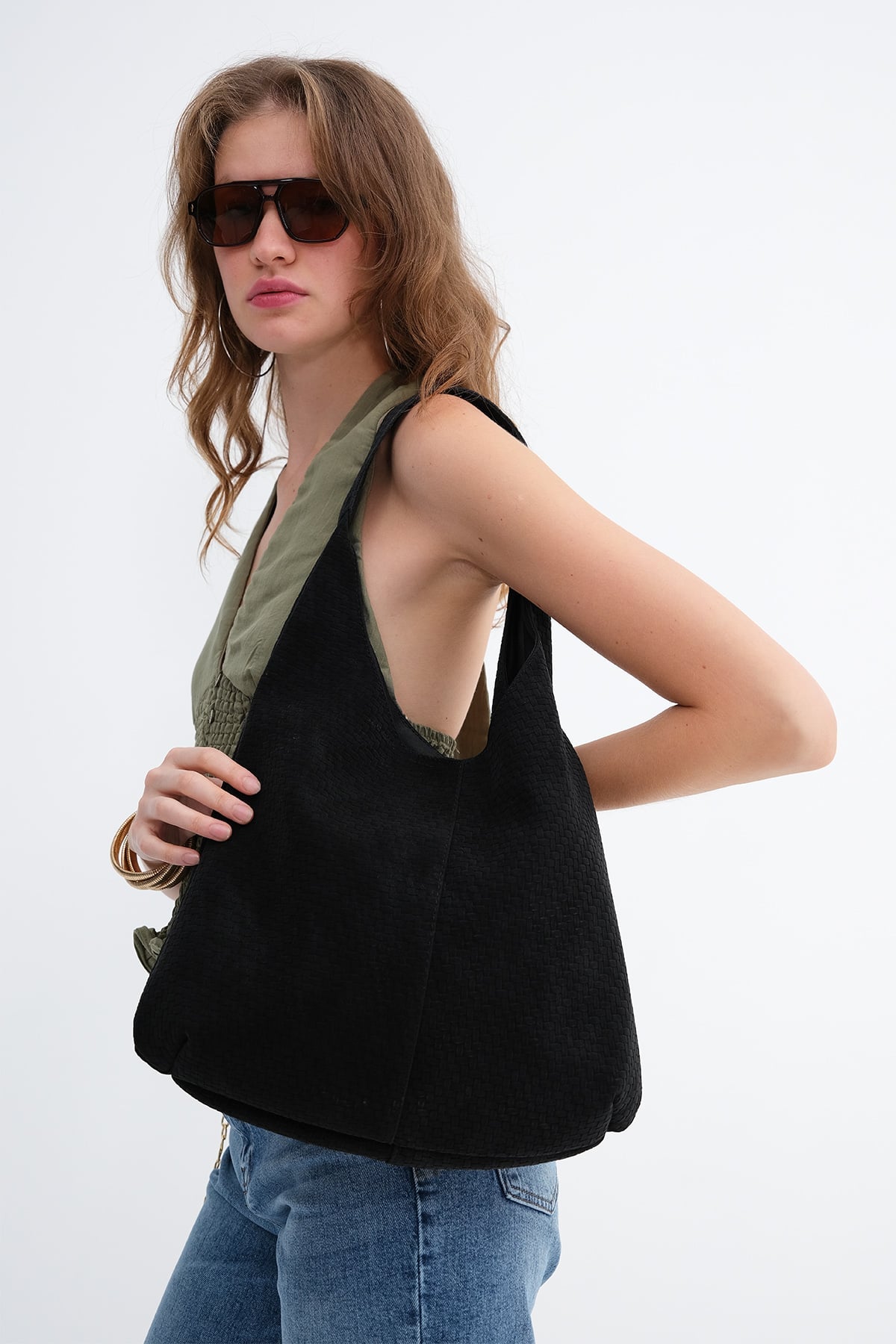Black_Textured-Handbag-And-Shoulder-Bag-addax