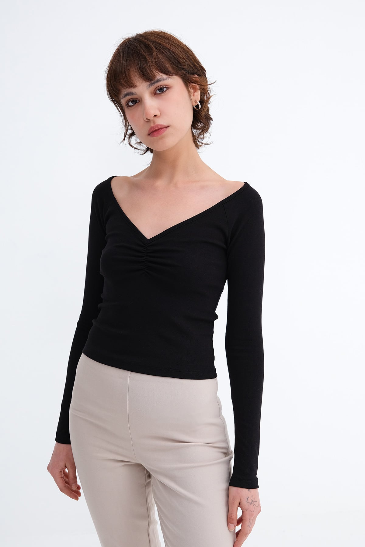 Black_V-Neck-Blouse-addax