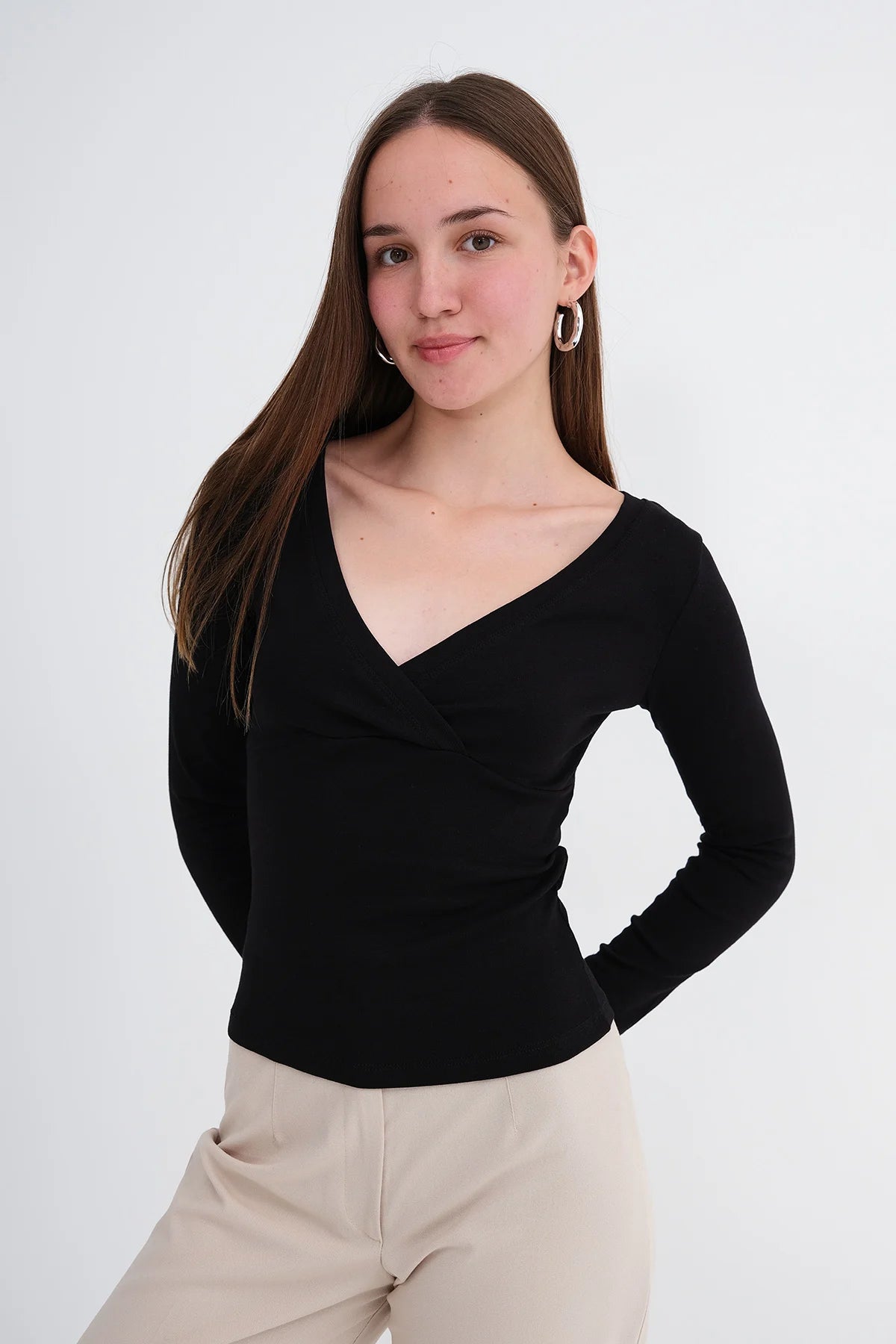 Black_V-Neck-Long-Sleeve-Blouse_addax