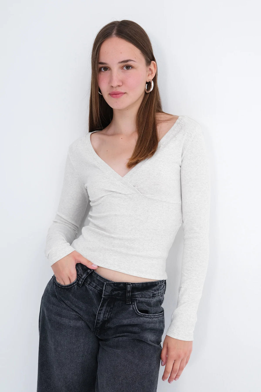 Snow-Melange_V-Neck-Long-Sleeve-Blouse_addax