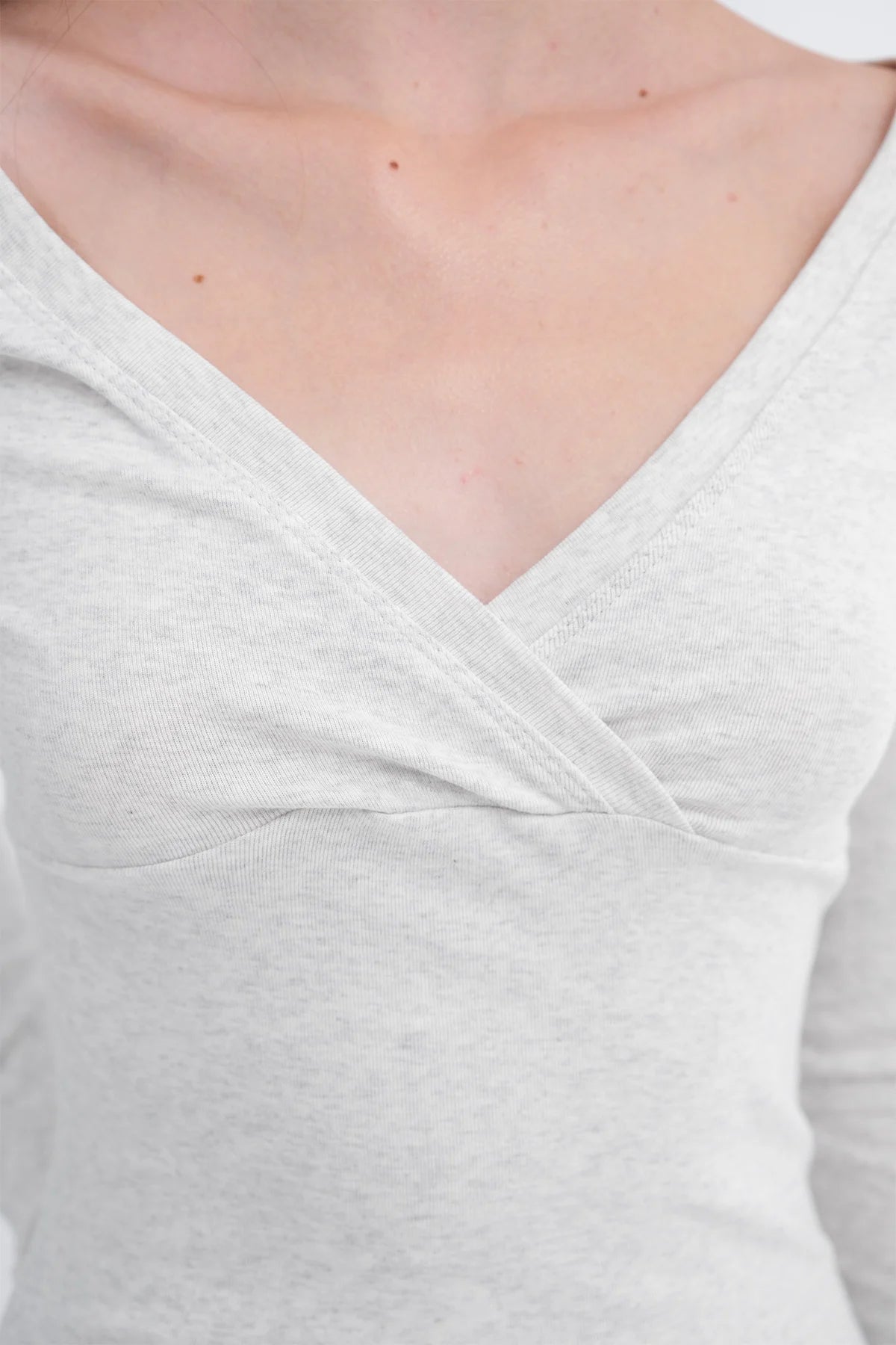Snow-Melange_V-Neck-Long-Sleeve-Blouse_addax