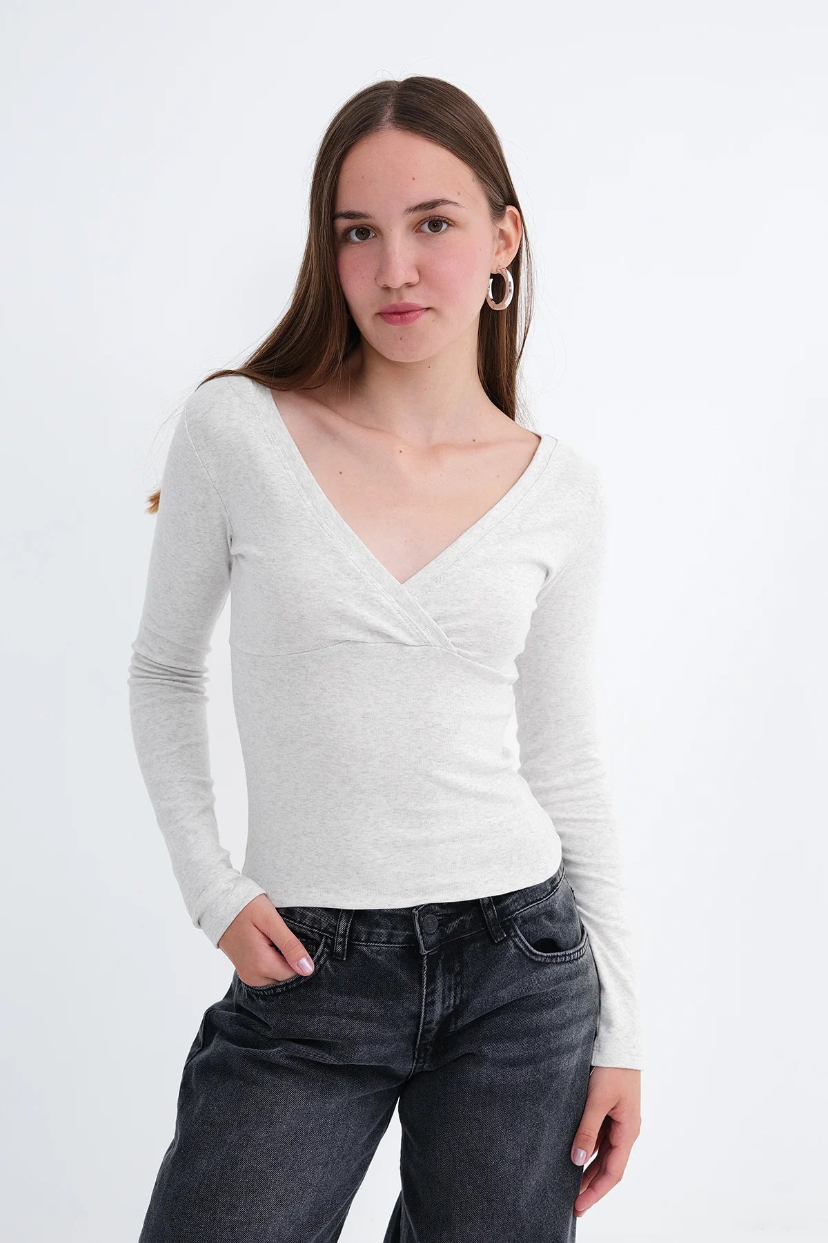Snow-Melange_V-Neck-Long-Sleeve-Blouse_addax