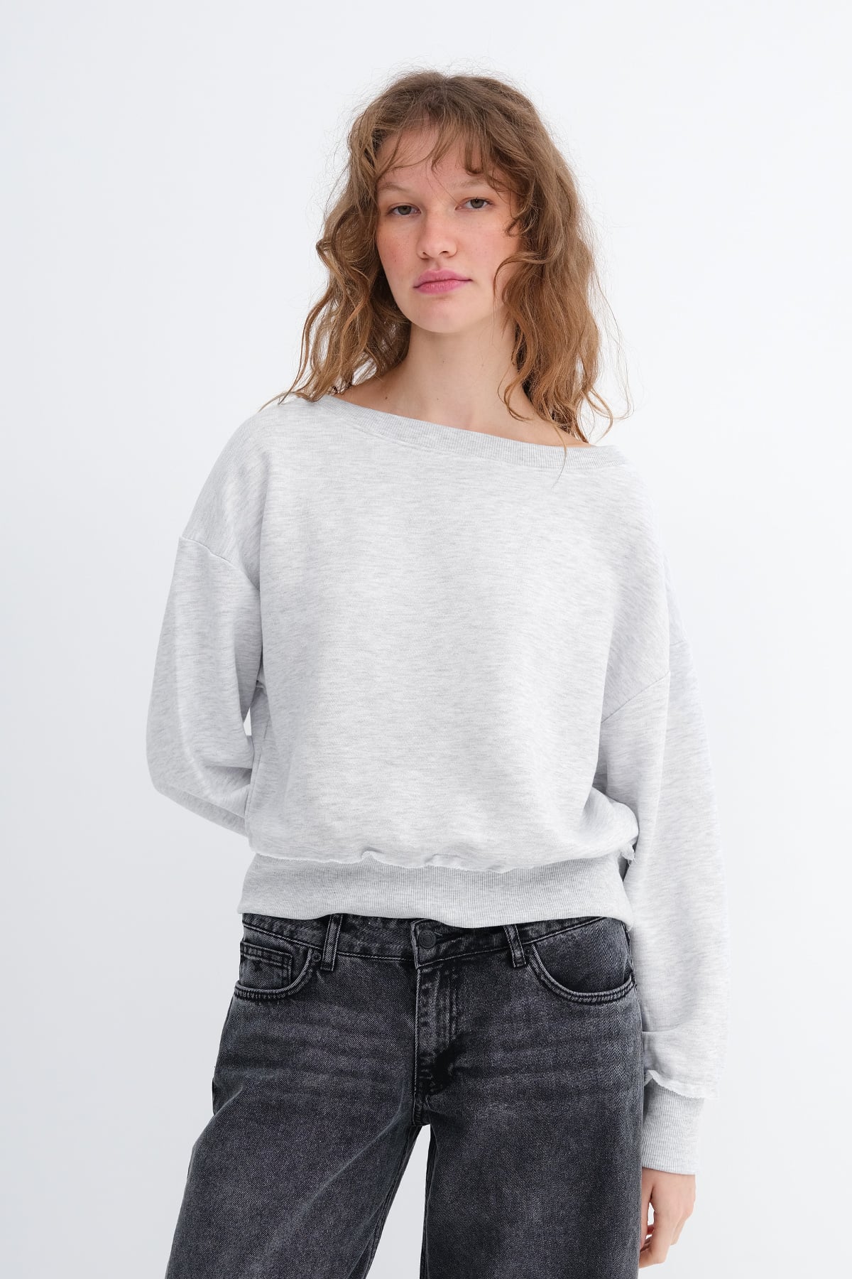 Snow-Melange_Boat-Neck-Sweatshirt-addax