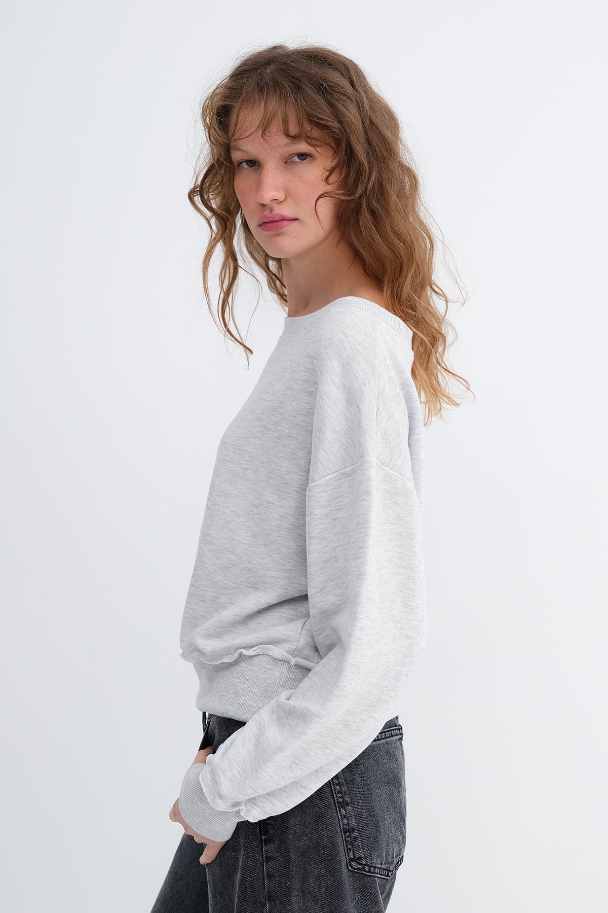 Snow-Melange_Boat-Neck-Sweatshirt-addax