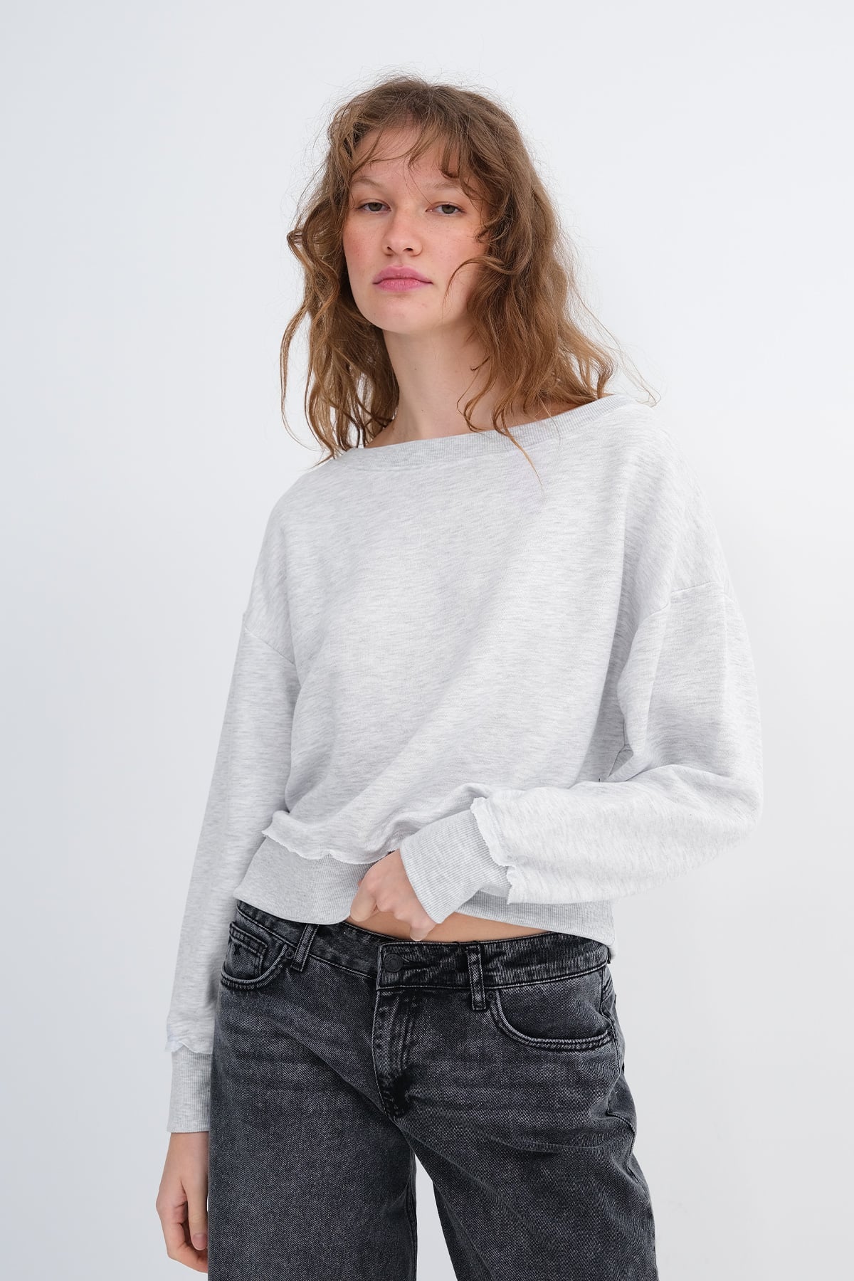 Snow-Melange_Boat-Neck-Sweatshirt-addax