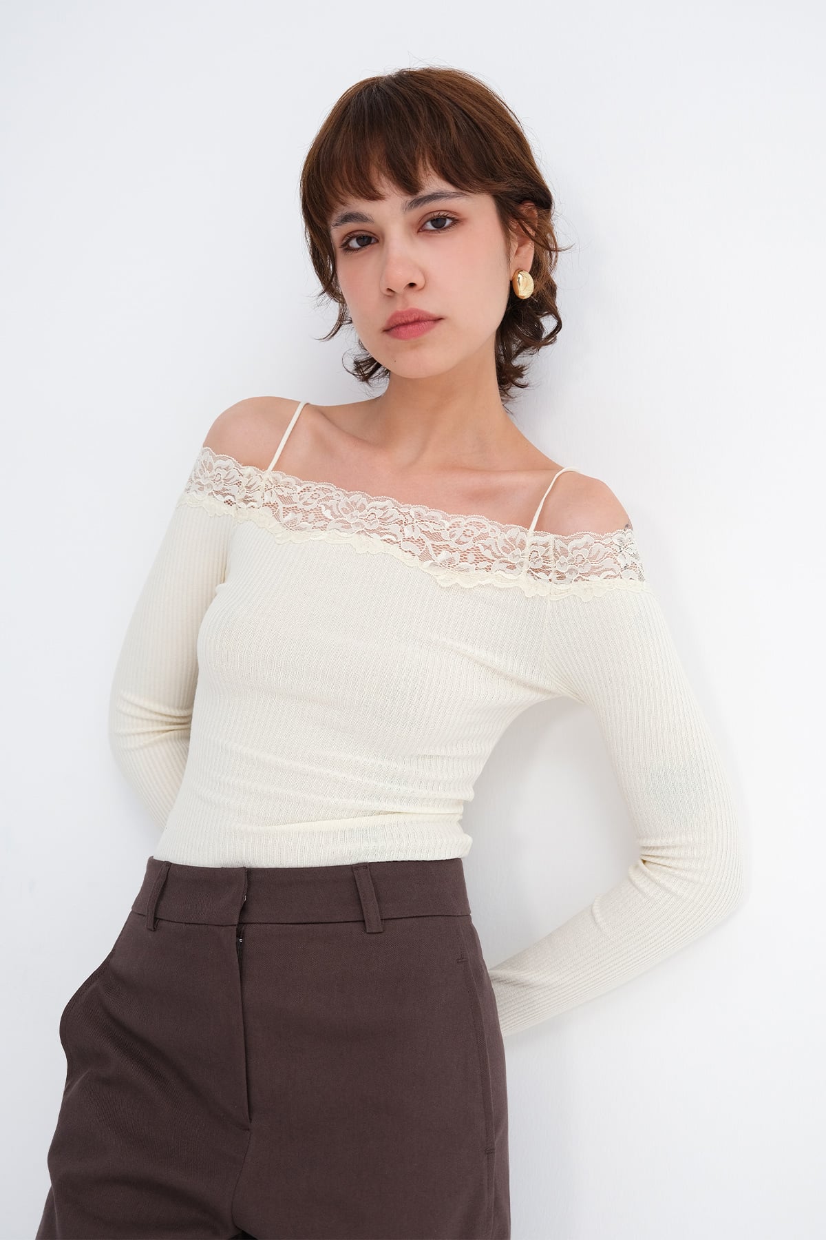 Cream_Boat-Neck-Lace-Blouse-addax