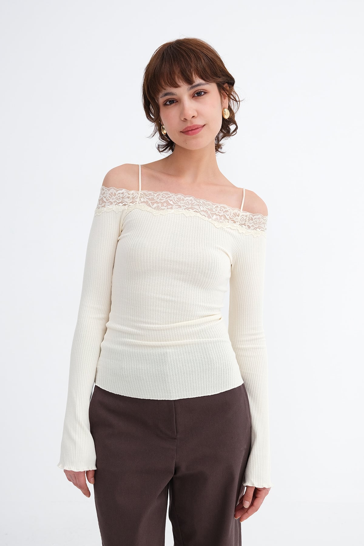 Cream_Boat-Neck-Lace-Blouse-addax
