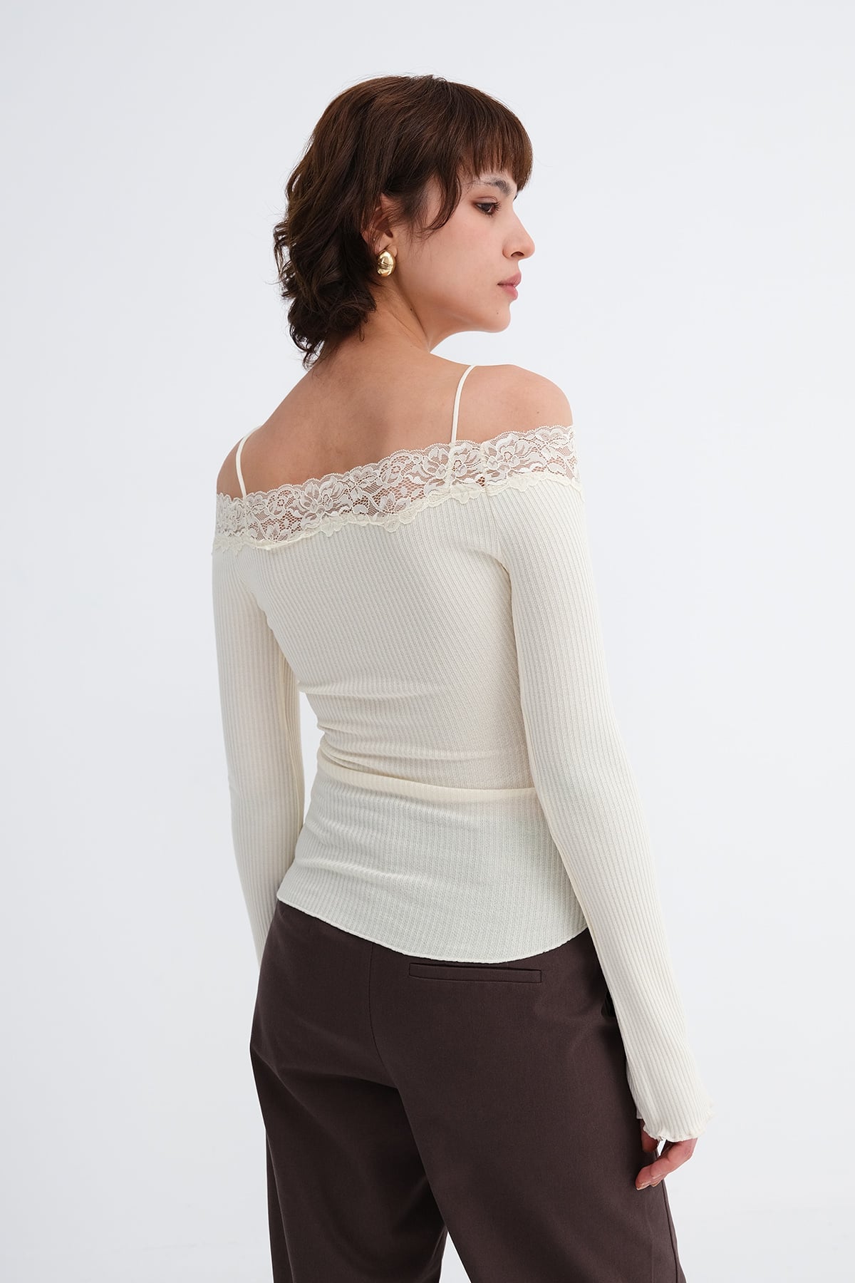Cream_Boat-Neck-Lace-Blouse-addax