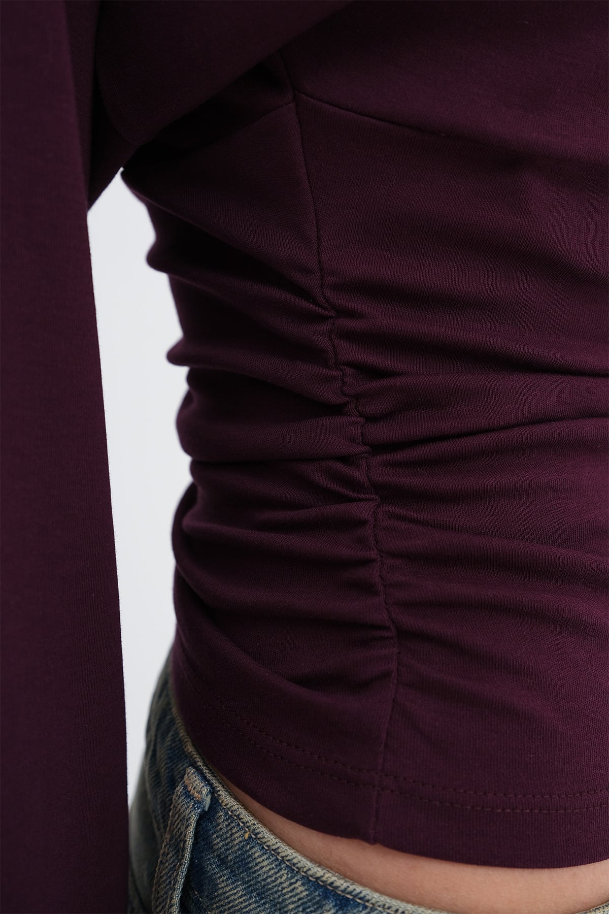 Gardenia_Boat-Neck-Ruched-Blouse-addax