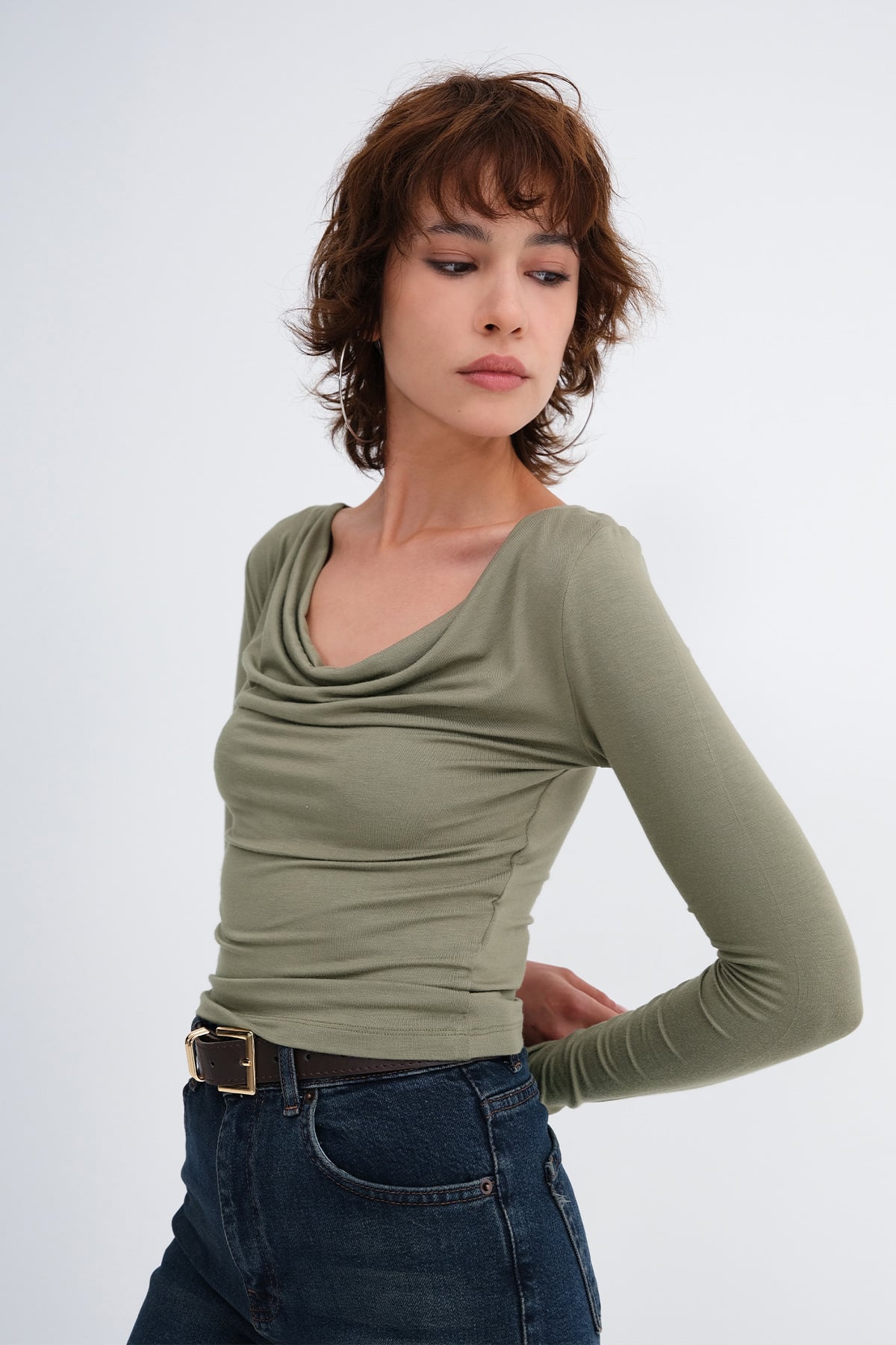 Laurel_Kayık-Yaka-Bluz-B07039-addax