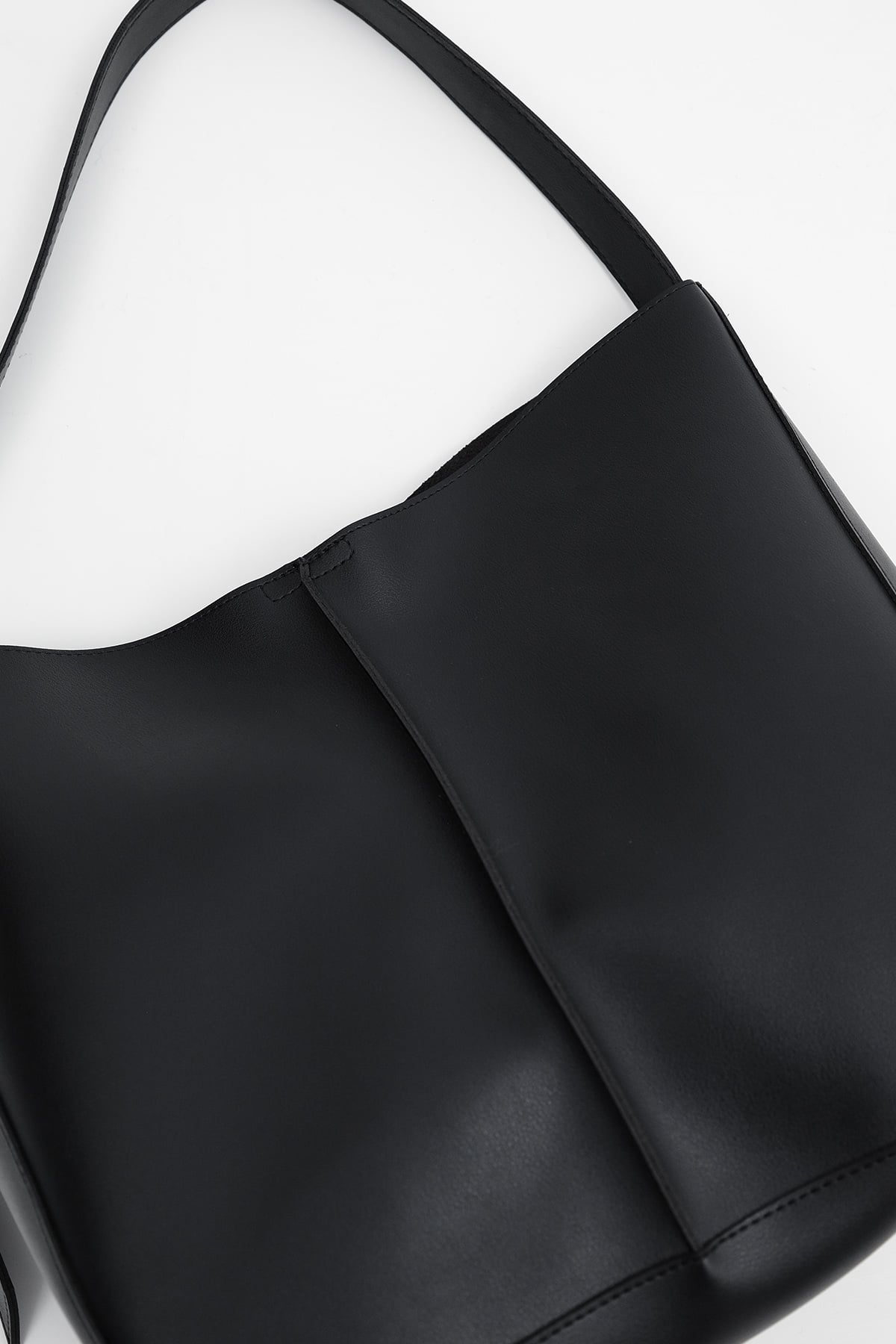 Black_Belt-Detail-Handbag-And-Shoulder-Bag-addax