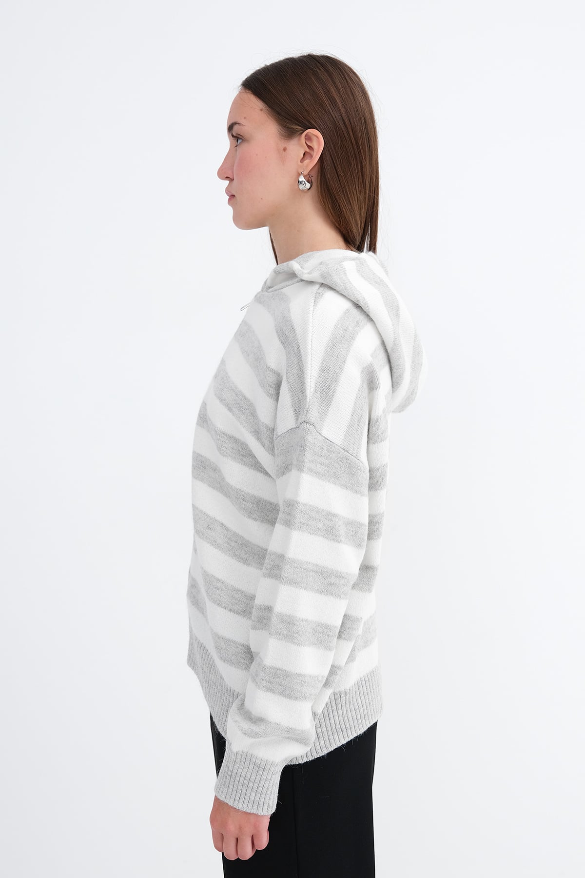 Snow-Melange-Ecru_Striped-Knit-Cardigan-addax