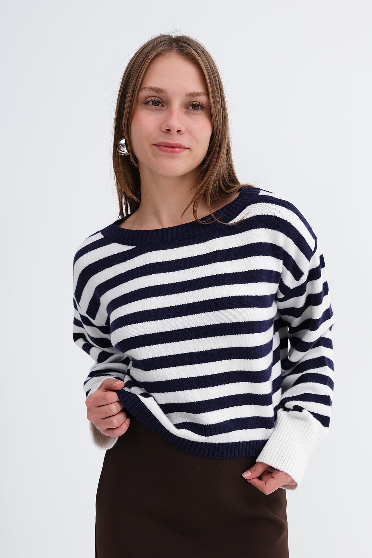 Night-Blue---Ecru_Striped-Knit-Jumper-addax