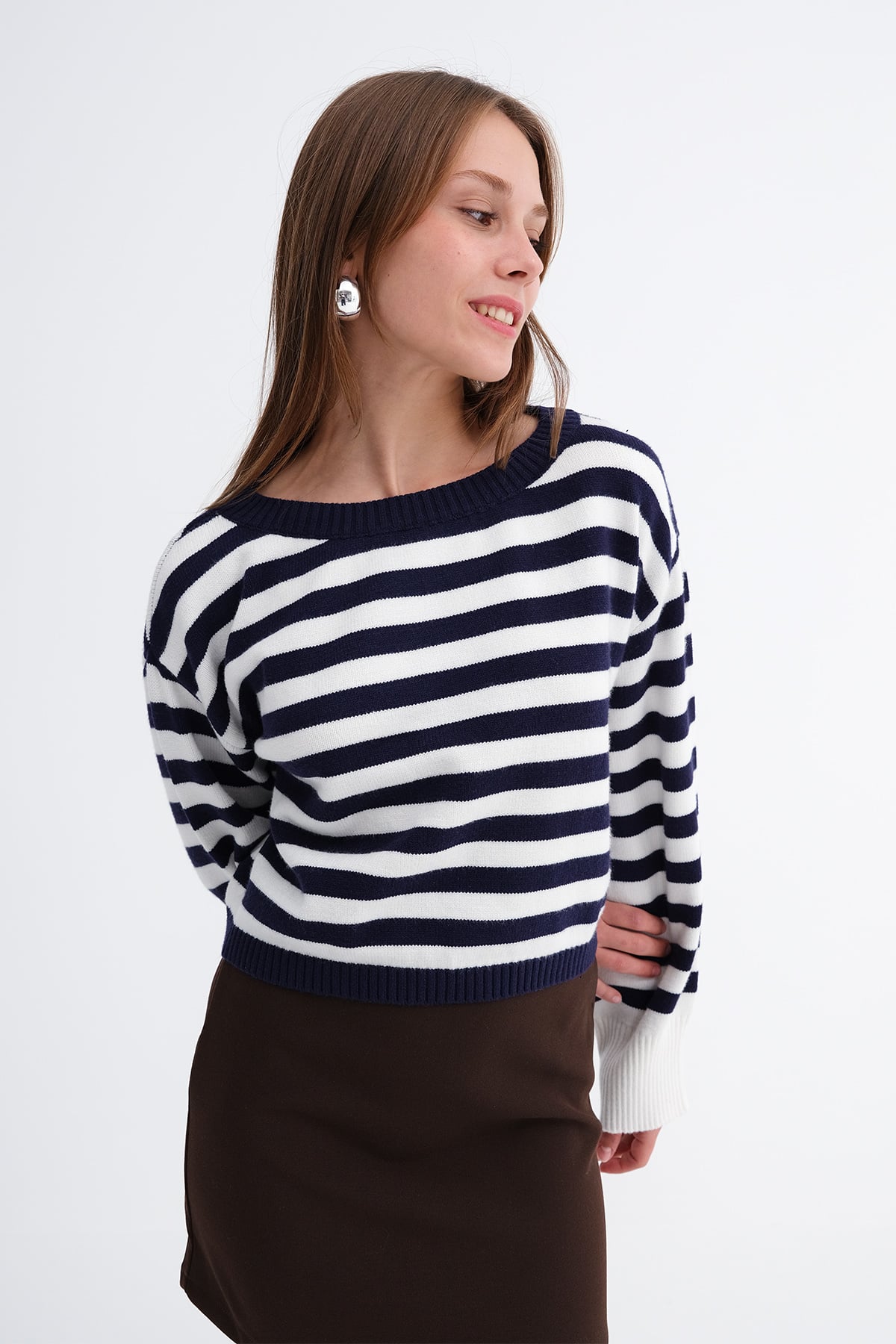 Night-Blue---Ecru_Striped-Knit-Jumper-addax