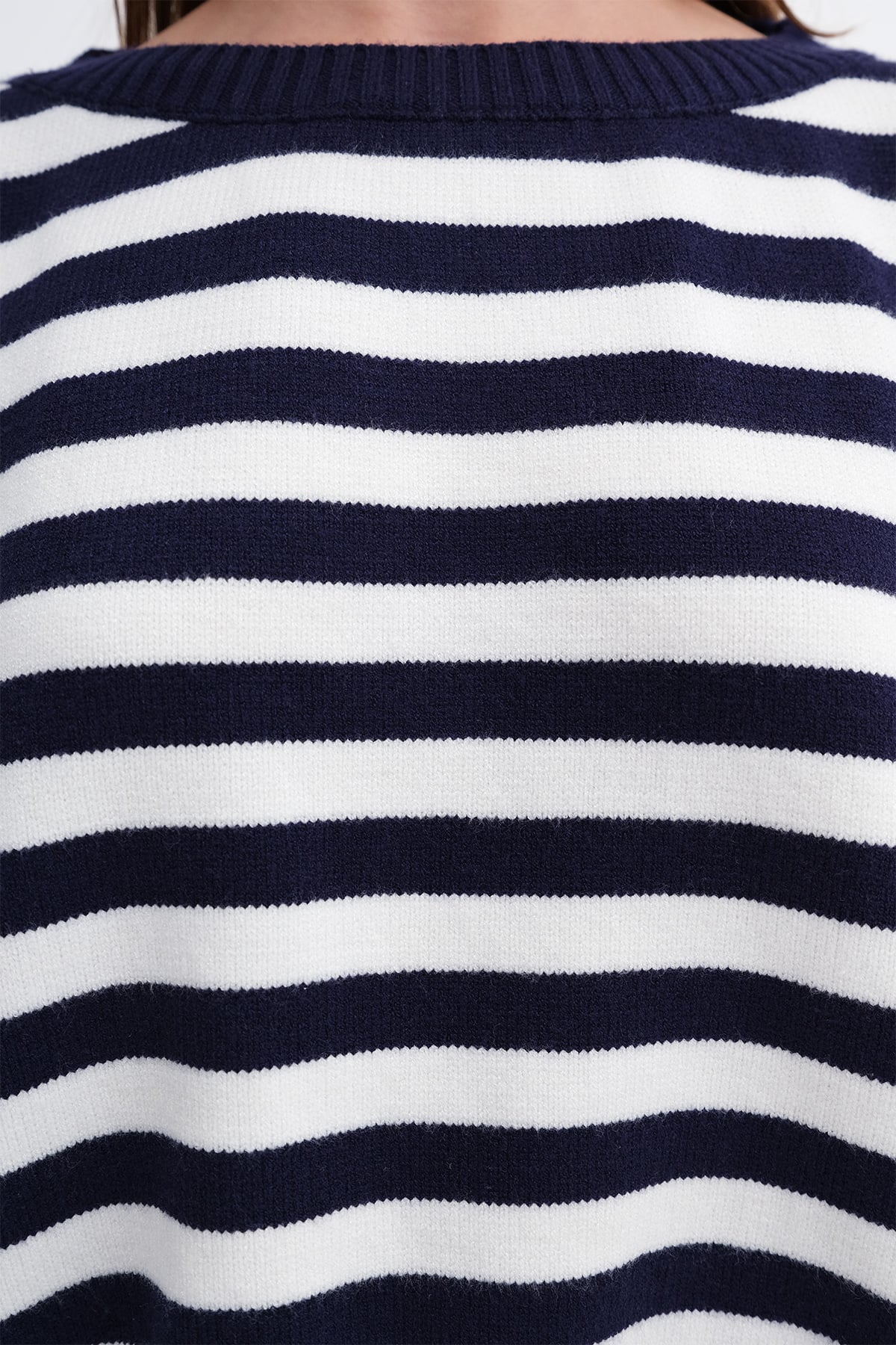 Night-Blue---Ecru_Striped-Knit-Jumper-addax