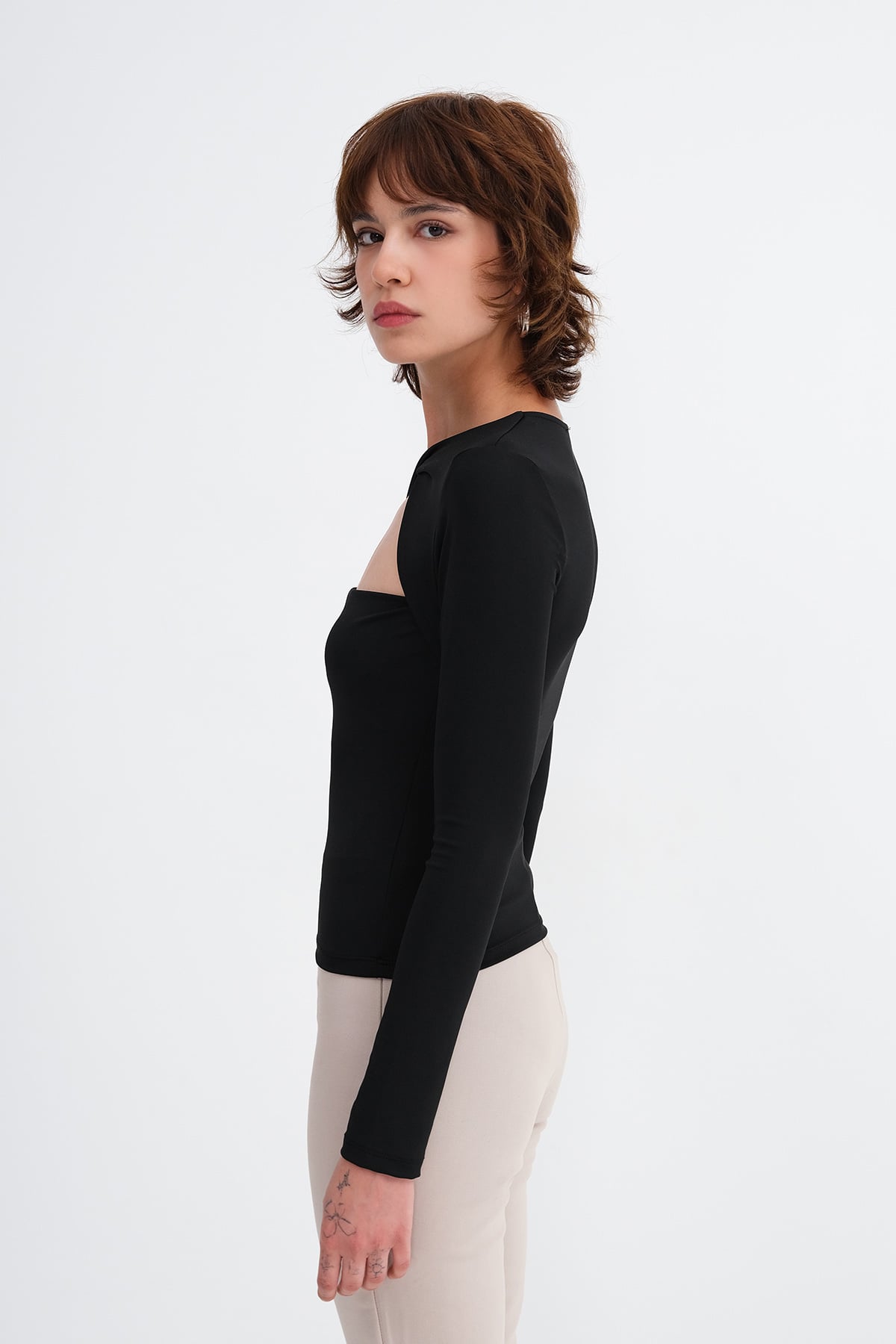 Black_Chest-Cut-Out-Detail-Blouse-addax