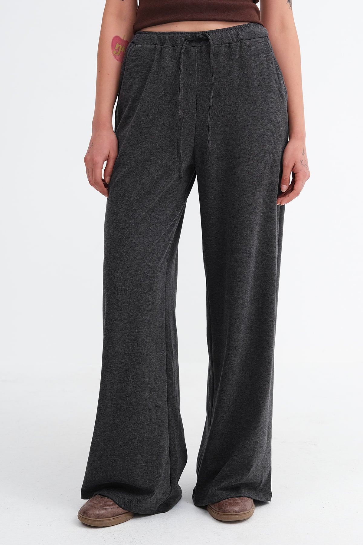 Charcoal_Elasticated-Waist-Wide-Leg-Trousers-addax