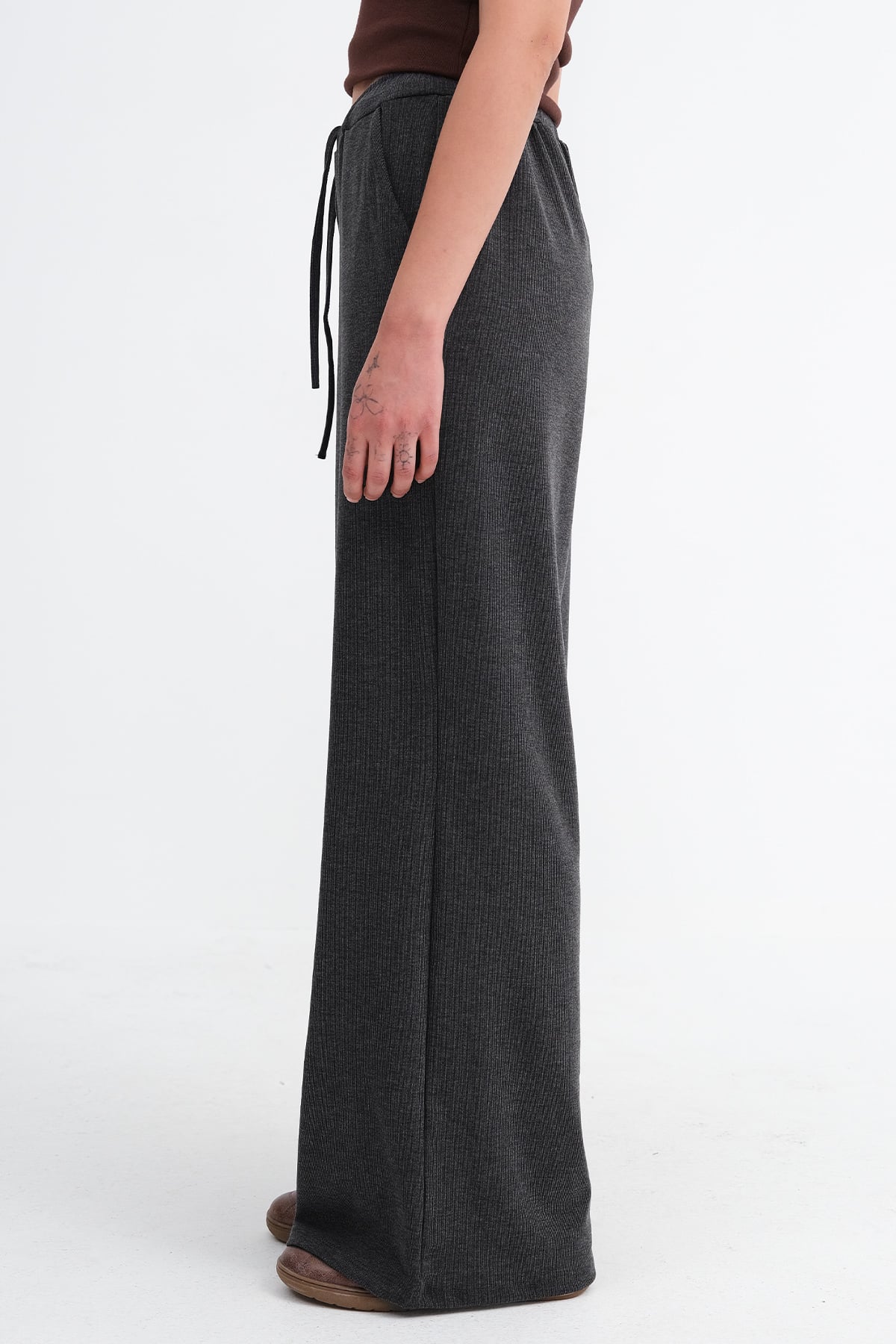 Charcoal_Elasticated-Waist-Wide-Leg-Trousers-addax