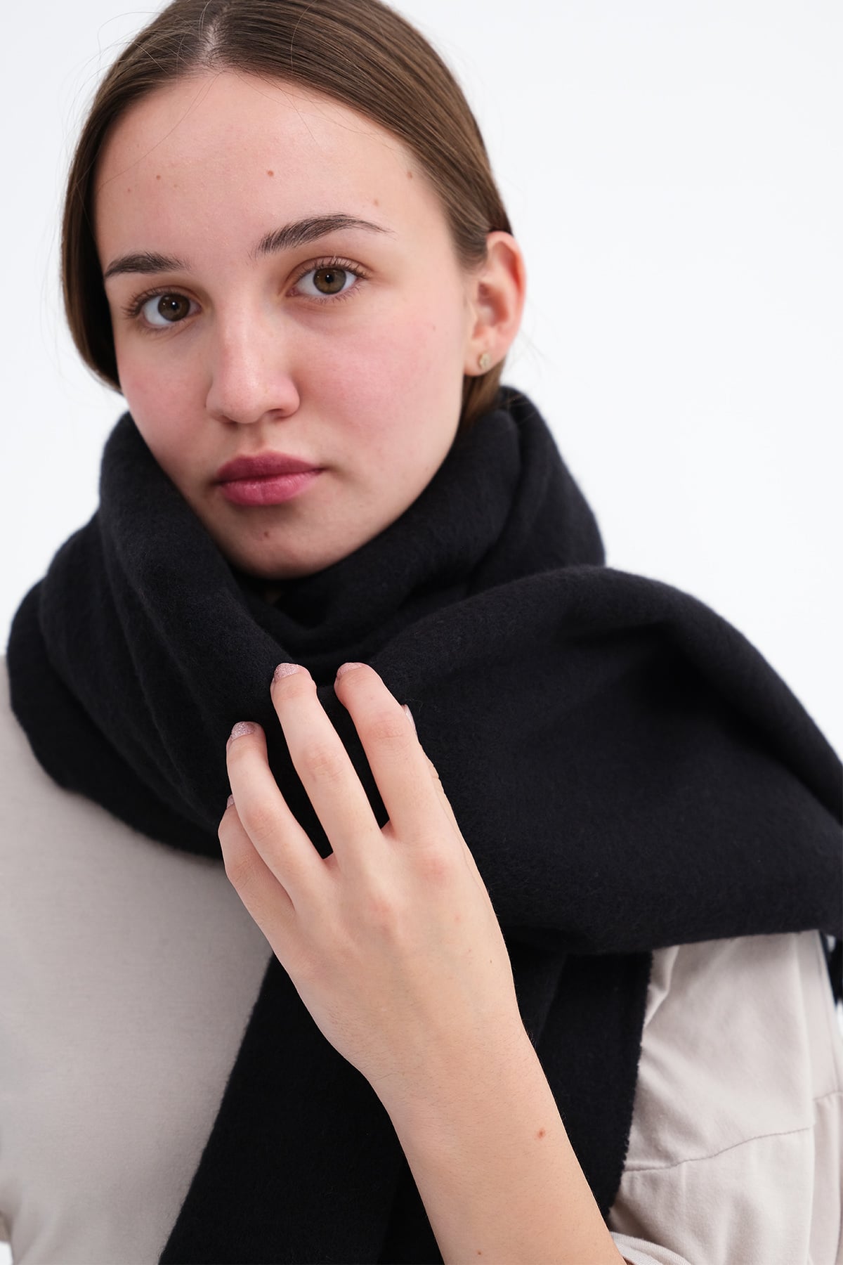 Black_Fringed-Shawl-addax