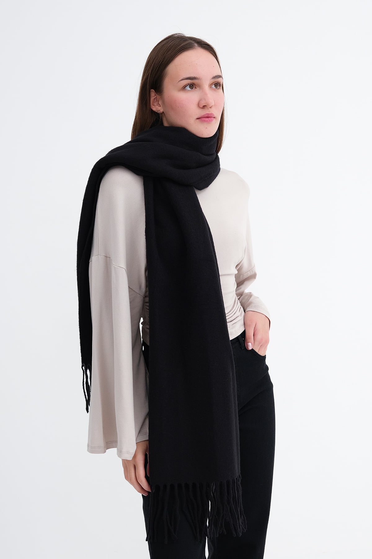 Black_Fringed-Shawl-addax