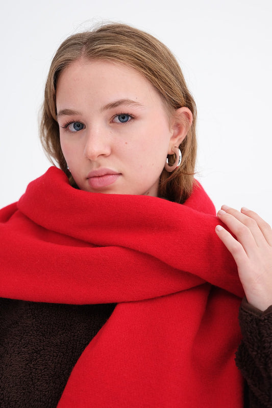 Red_Fringed-Shawl-addax