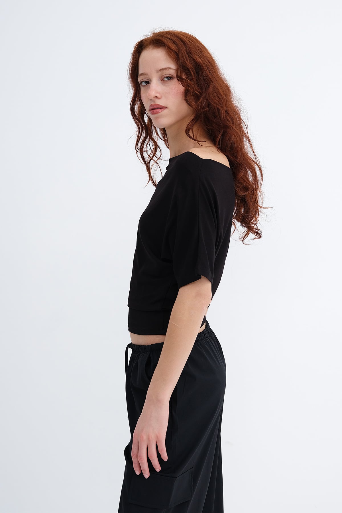 Black_Boat-Neck-T-shirt-addax
