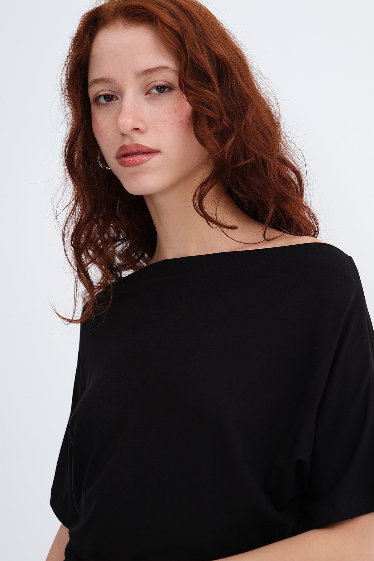 Black_Boat-Neck-T-shirt-addax