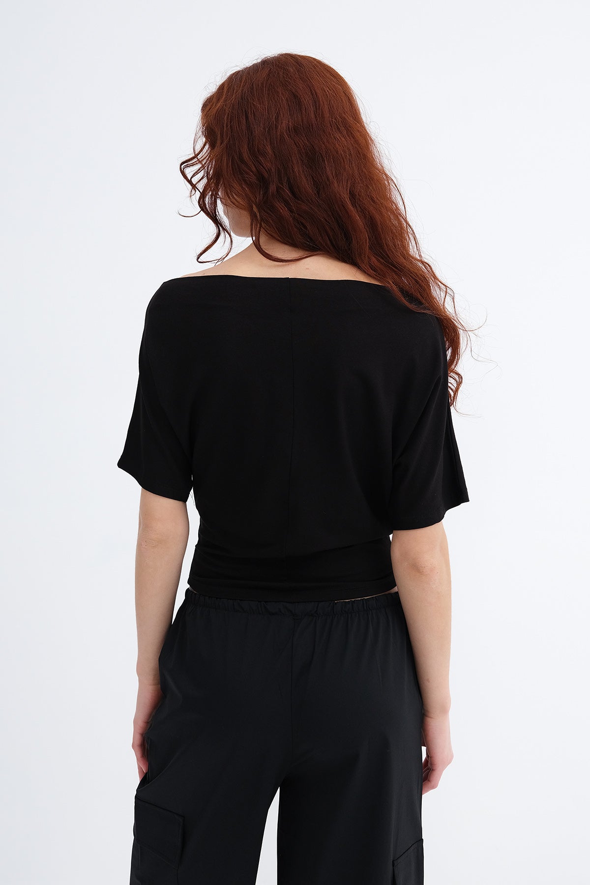 Black_Boat-Neck-T-shirt-addax