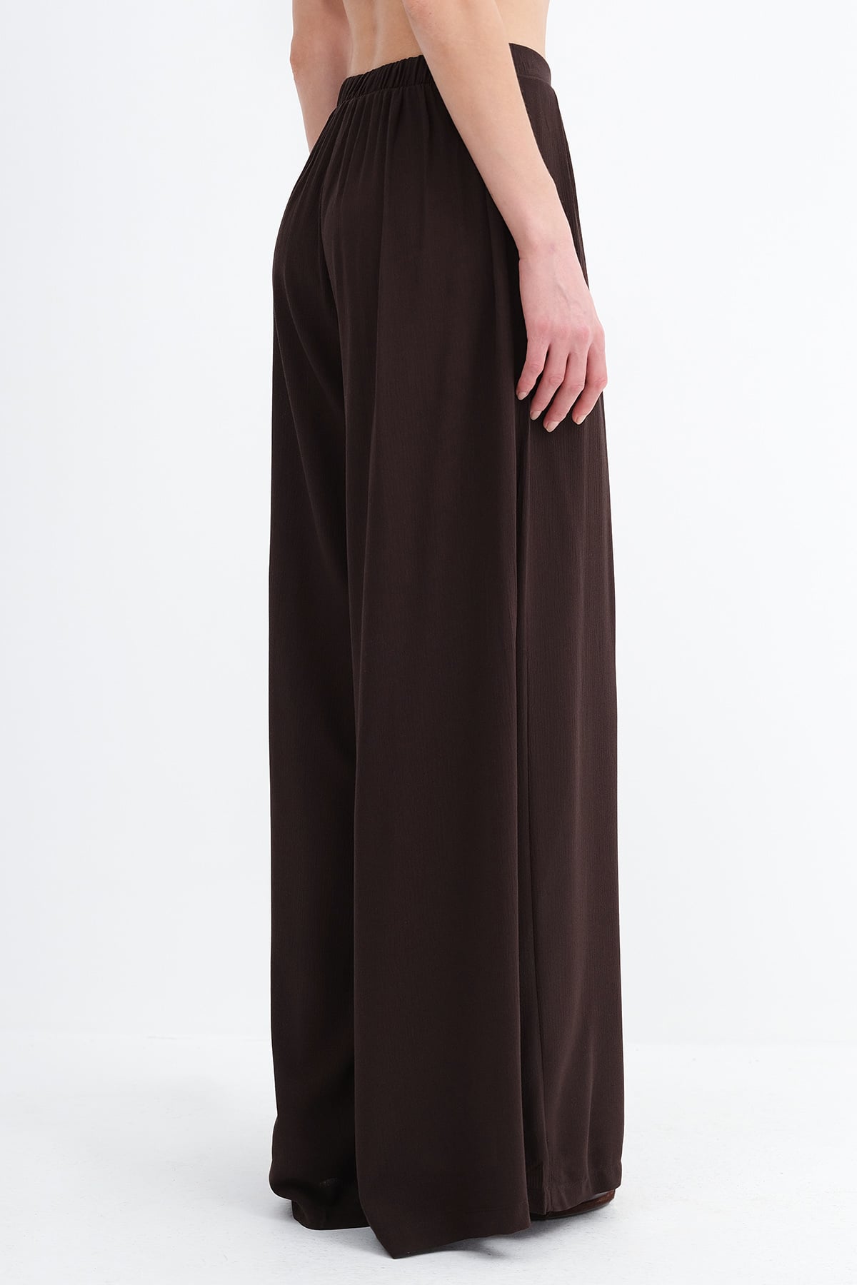 Bitter-Coffee_Elastic-Waist-Wide-Leg-Pants-addax
