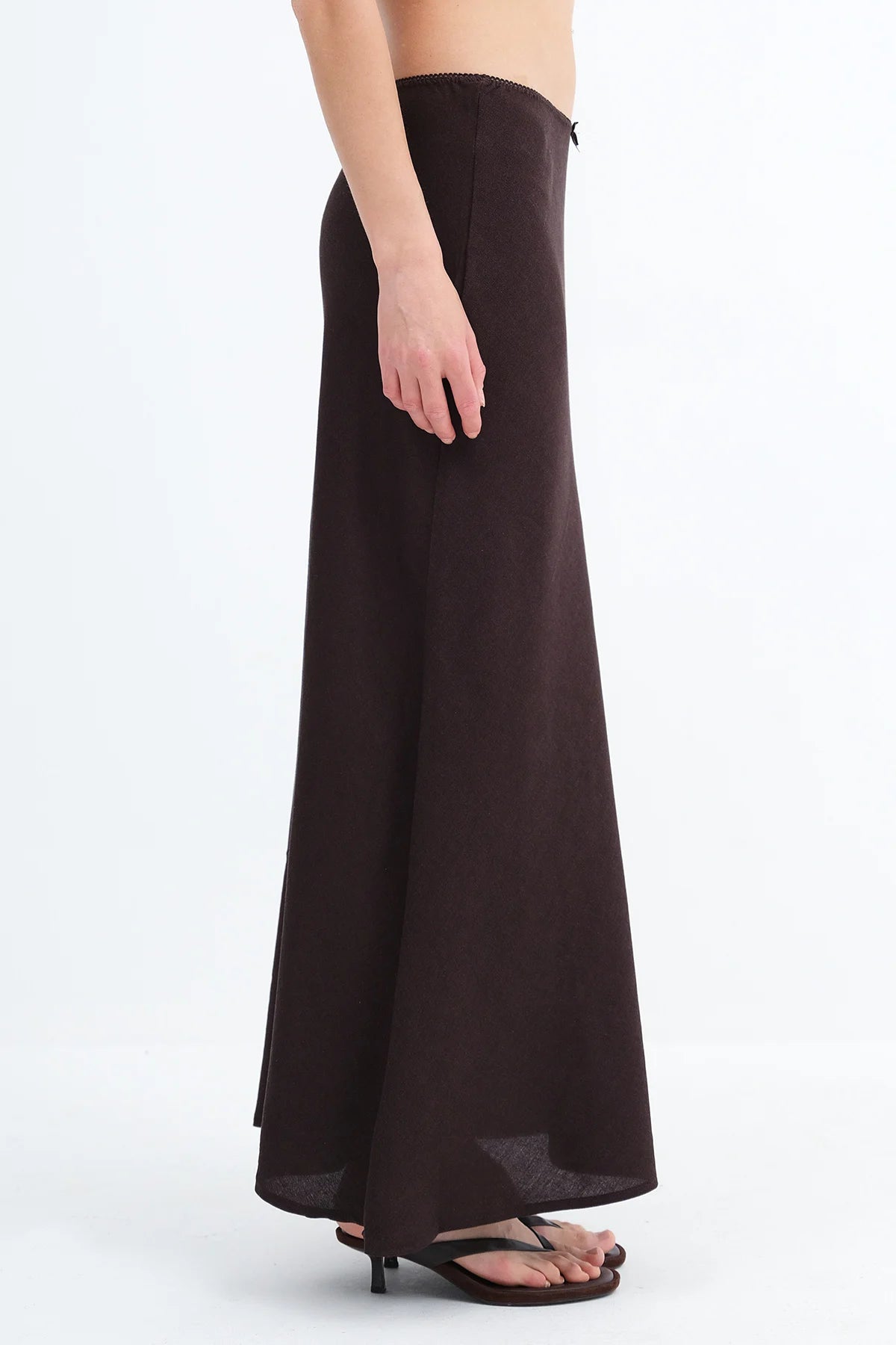 Bitter-Coffee_Linen-Blend-Long-Skirt-addax