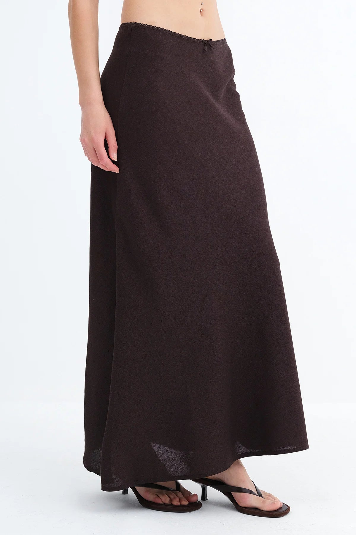 Bitter-Coffee_Linen-Blend-Long-Skirt-addax