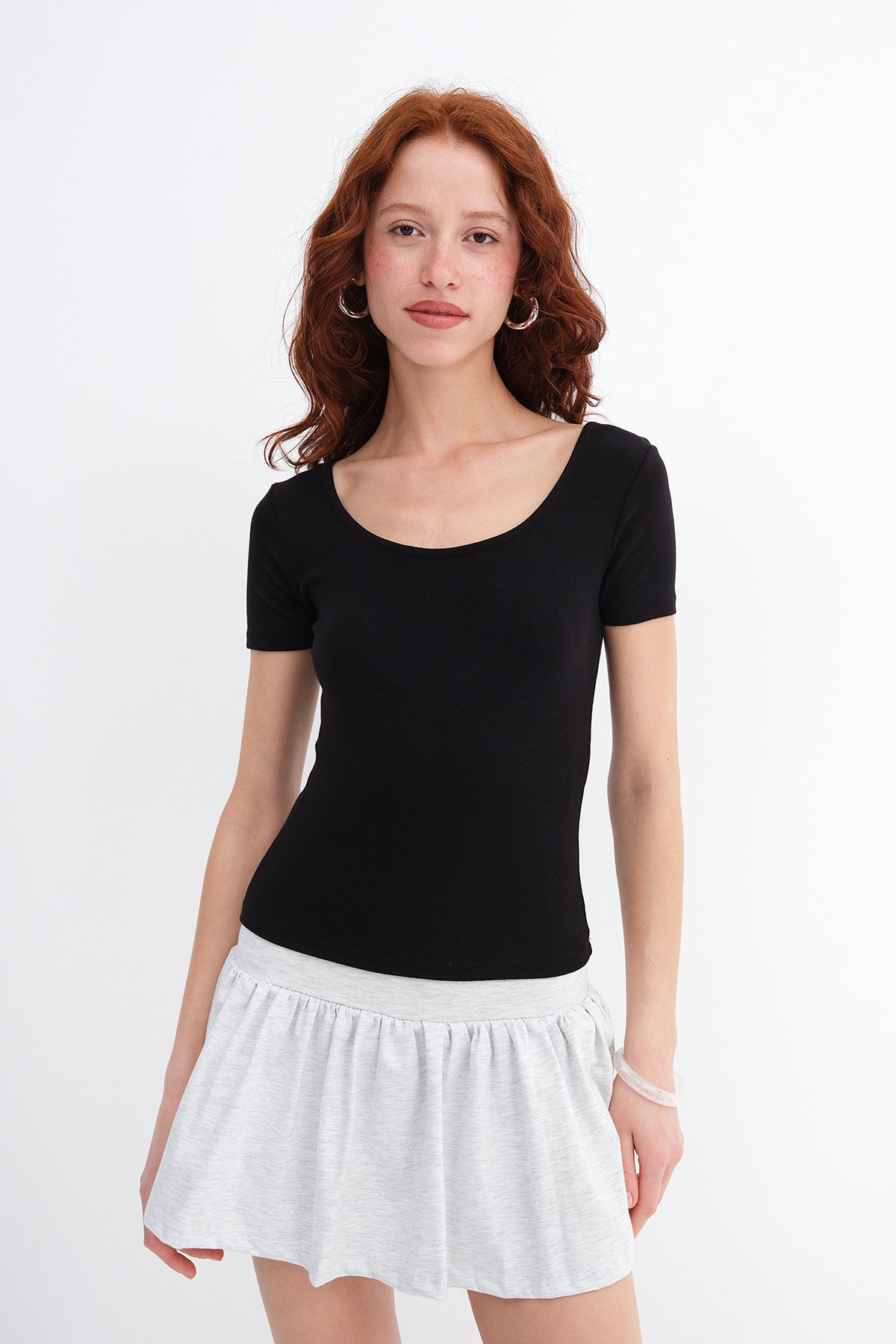 Black_U-neck-Modal-T-shirt-addax