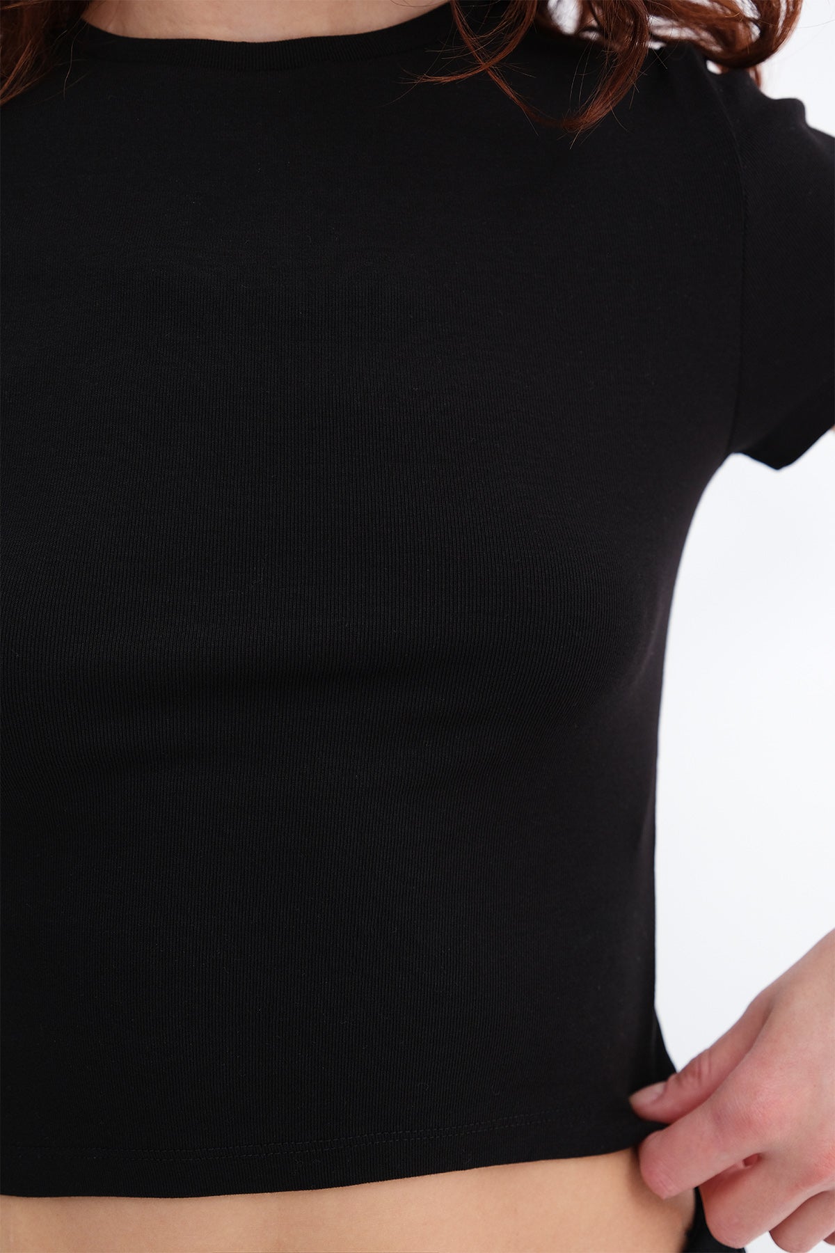 Black_Crew-Neck-Basic-T-shirt-addax