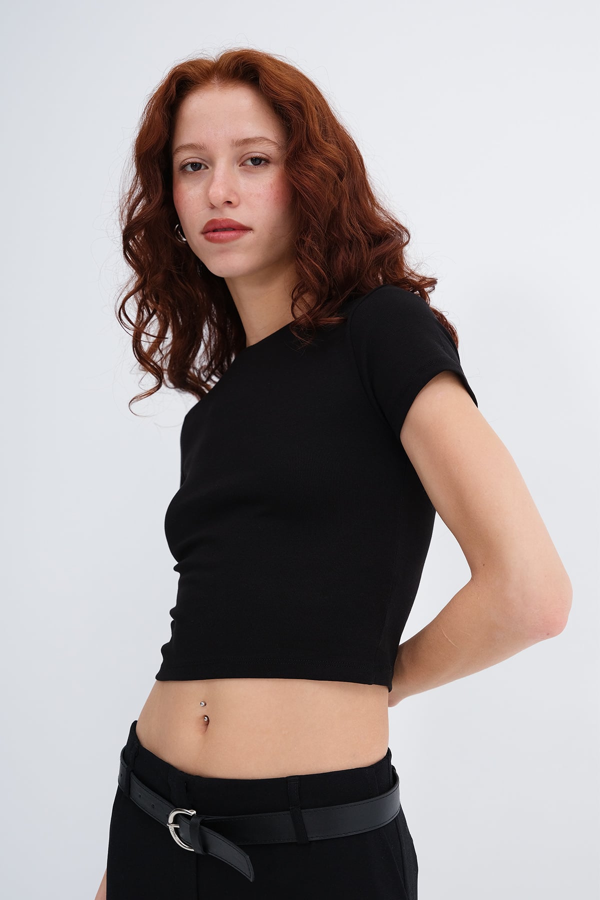 Black_Crew-Neck-Basic-T-shirt-addax