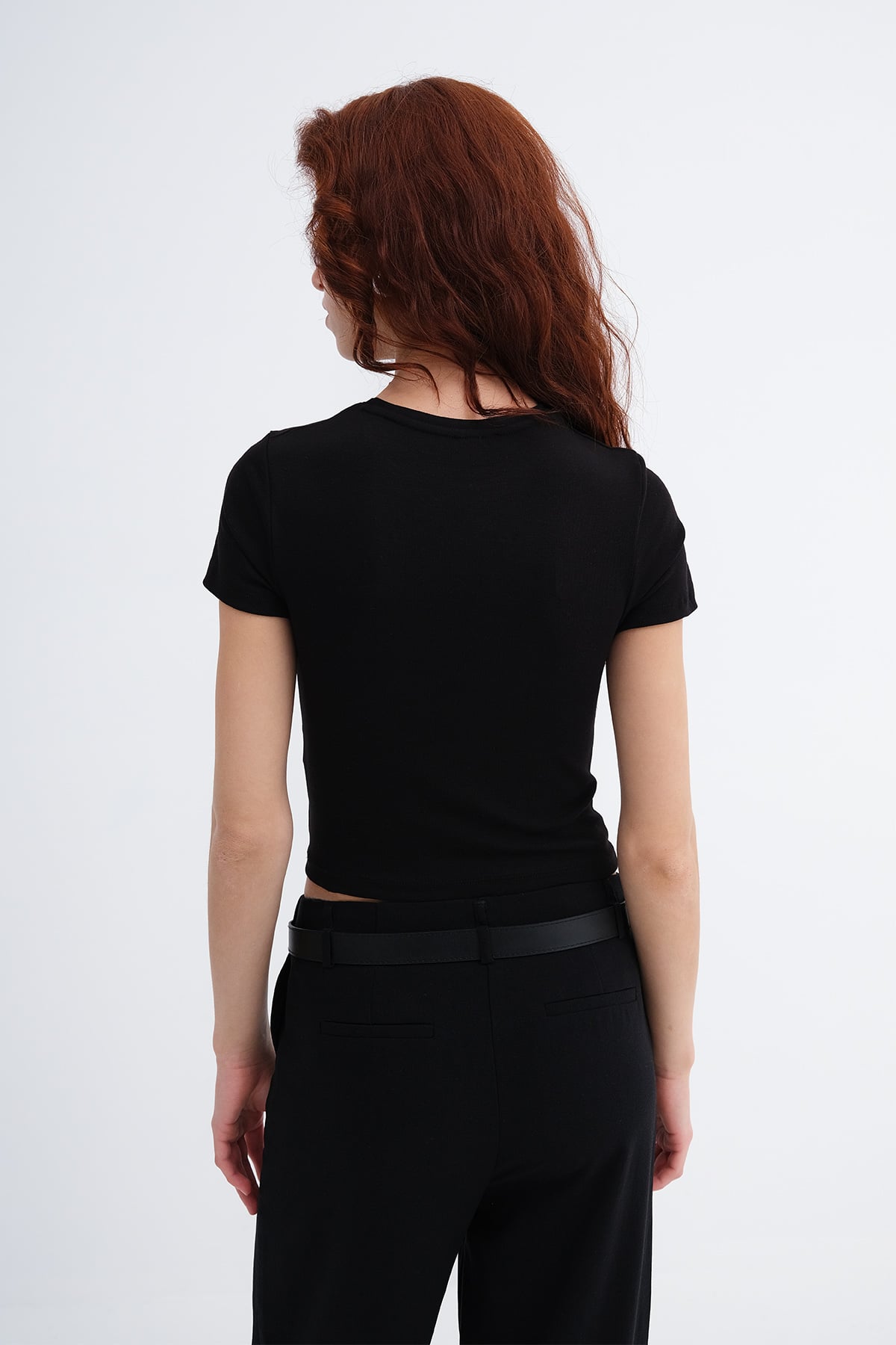 Black_Crew-Neck-Basic-T-shirt-addax