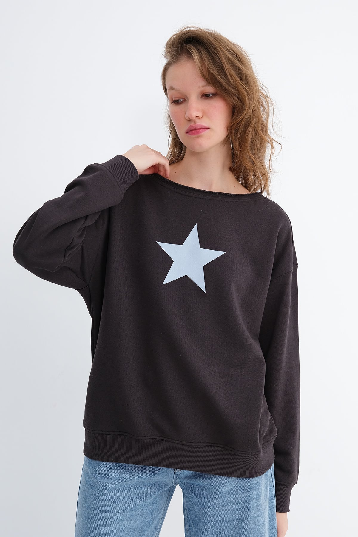 Lead-Grey_Boat-Neck-Printed-Sweatshirt-addax