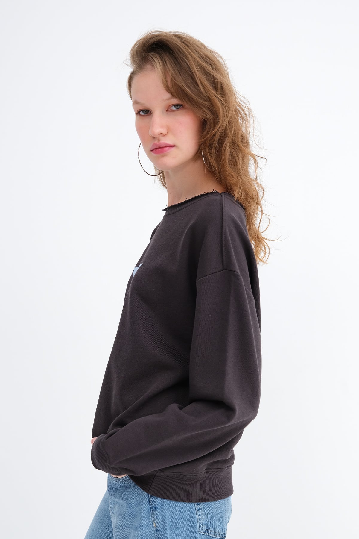 Lead-Grey_Boat-Neck-Printed-Sweatshirt-addax