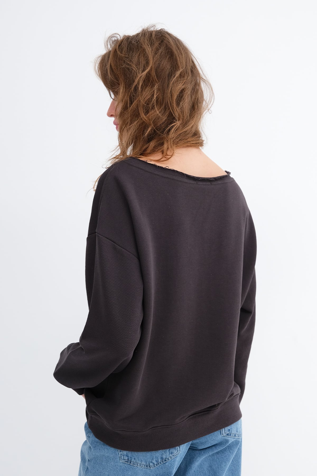 Lead-Grey_Boat-Neck-Printed-Sweatshirt-addax